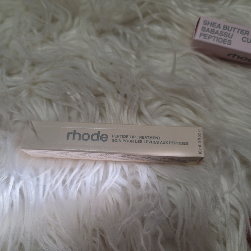 New Rhode Peptide Lip Treatment Salted Caramel